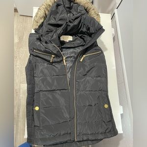 Michael kors fur trimmed removable hooded Black vest down jacket Quilted Puffer